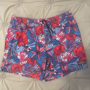 XL Size 40 Waist Vineyard Vines Red and Blue Floral Swim Trunks.